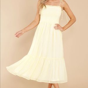 Weekend strolls yellow midi dress red dress boutique m medium sundress new aura